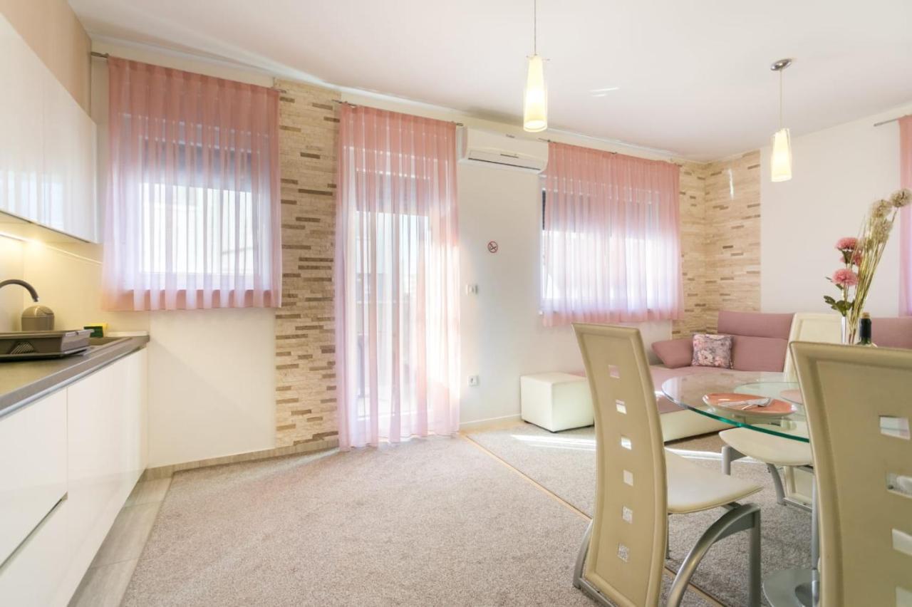 Sara - Free Parking For 2 Cars Apartma *